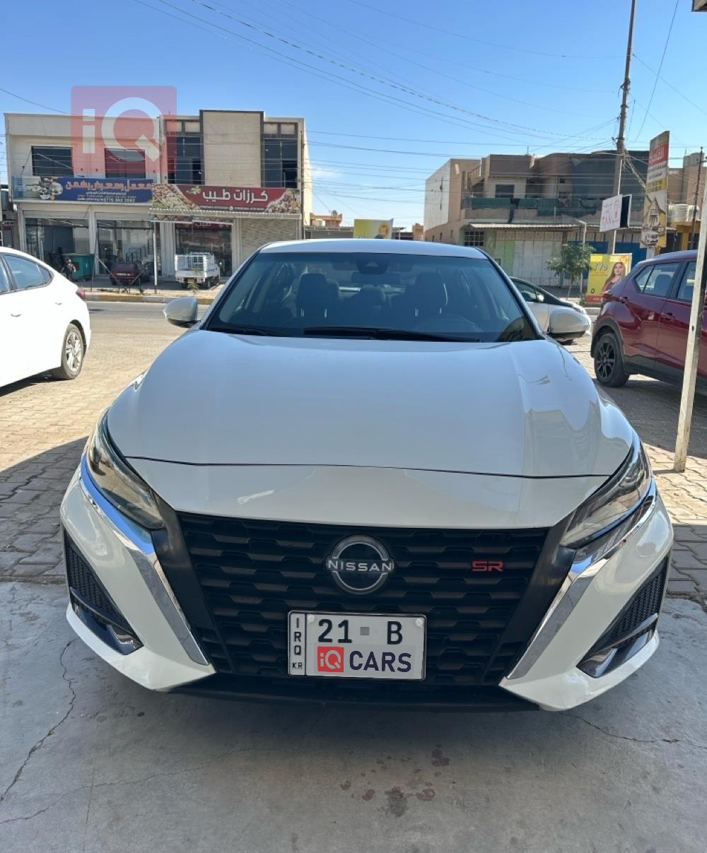 نيسان ألتيما